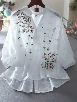 A coleção primavera / Verão Novo Literária Camisas de Algodão Mulheres Bordado de Flores Blusas com decote em V Meia Manga de Renda Blusas Finas Feminina de Camisa